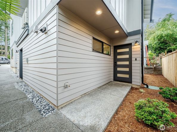 8510 15th Avenue NE, Seattle WA 98115