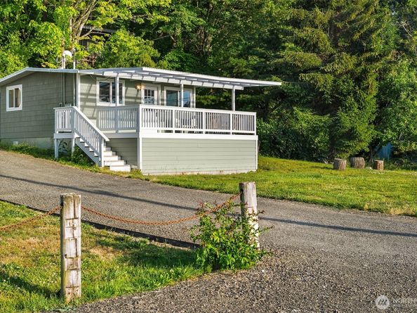 27830 Manzanita Beach Road SW, Vashon WA 98070