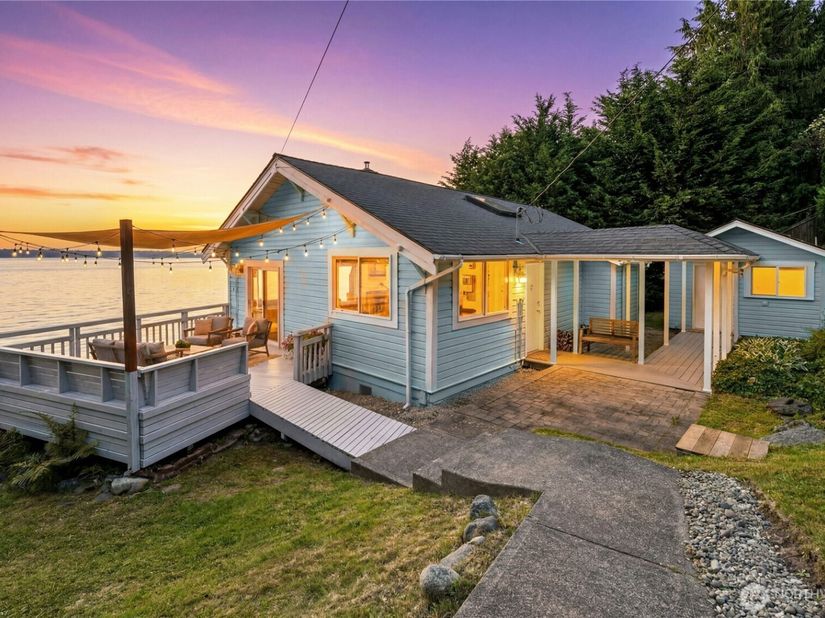 10932 Vashon Hwy SW, Vashon WA 98070