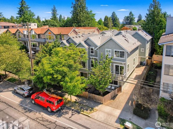 11212 Greenwood Avenue N B, Seattle WA 98133