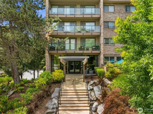 511 100th Avenue NE 109, Bellevue WA 98004
