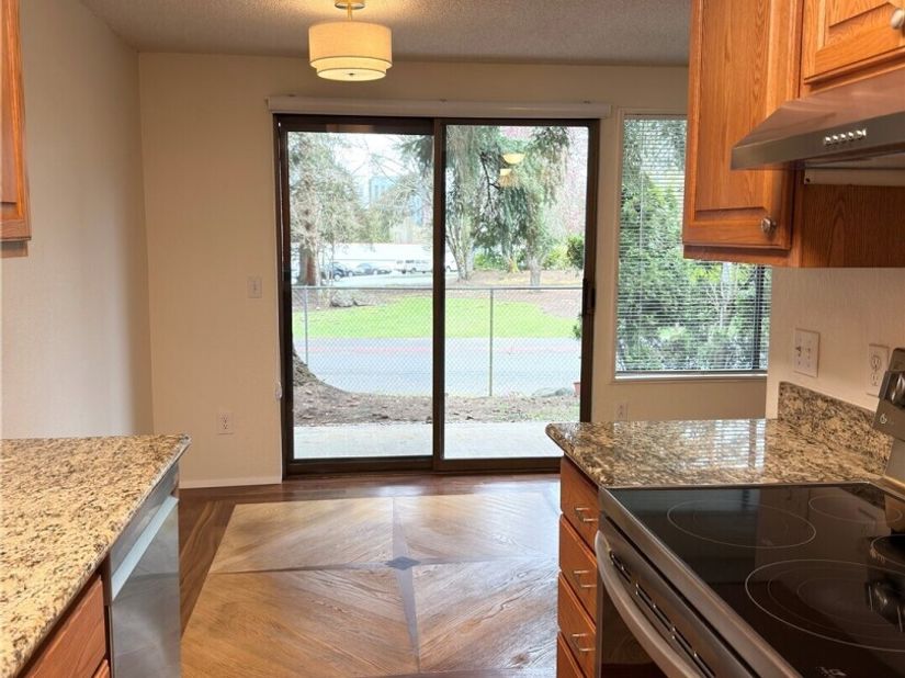 12510 NE 117th Place B3, Kirkland WA 98034