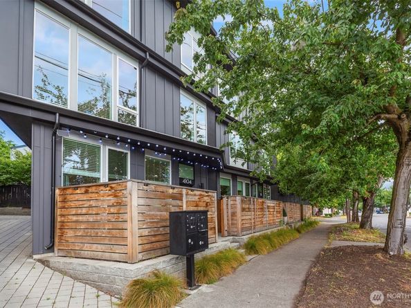 4104 Leary Way NW, Seattle WA 98107