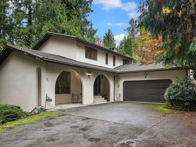 16220 SE 44th Way, Bellevue WA 98006