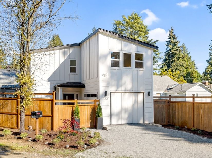 11020 17th Avenue NE, Seattle WA 98125