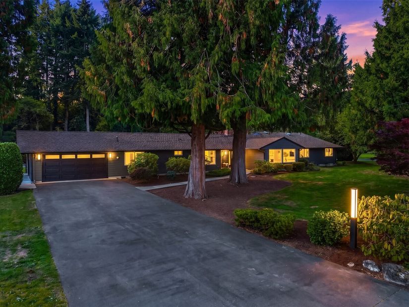 6331 135th Avenue NE, Kirkland WA 98033