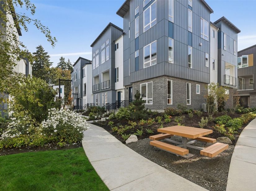 12255 138th Place NE 1703, Redmond WA 98052