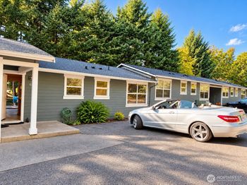 1574 NE Park View Drive