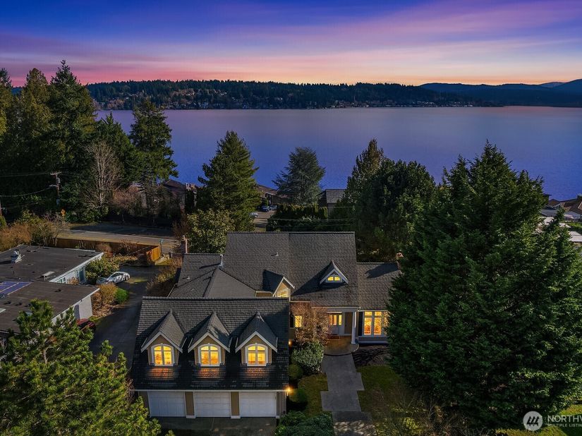 17120 SE 29th Place, Bellevue WA 98008