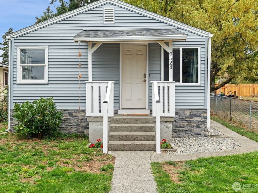 2524 Barnett Street, Bremerton WA 98310
