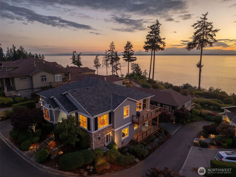 6652 Waterton Circle, Mukilteo WA 98275