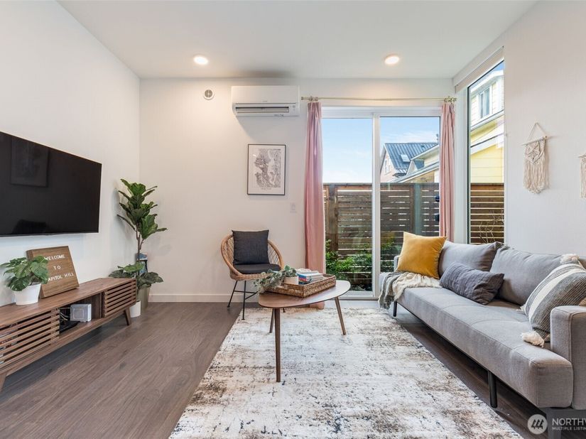 1112 13th Avenue E, Seattle WA 98122