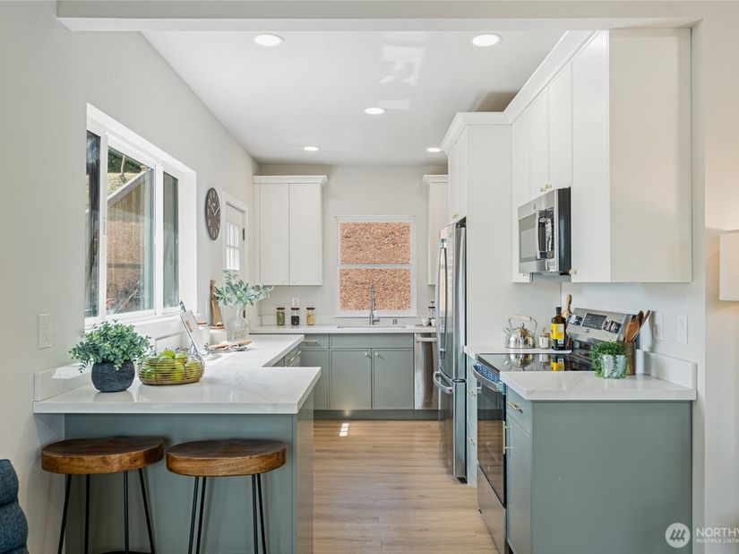 4015 Burton Place W, Seattle WA 98199