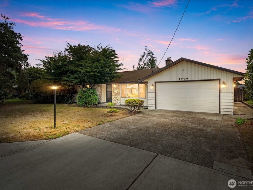 1702 4th Street NE, Auburn WA 98002
