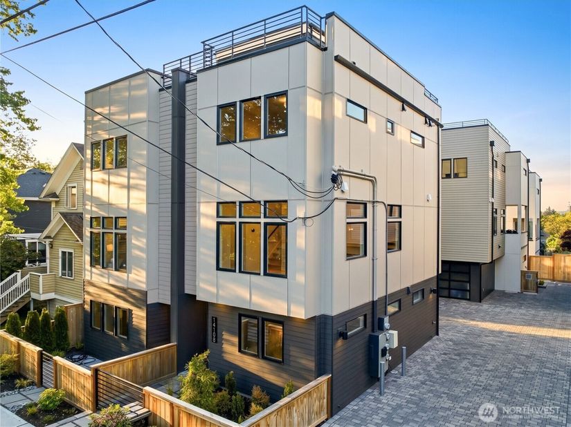 1410 N 47th Street B, Seattle WA 98103