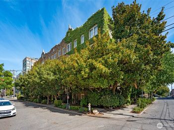 400 Boylston Avenue E