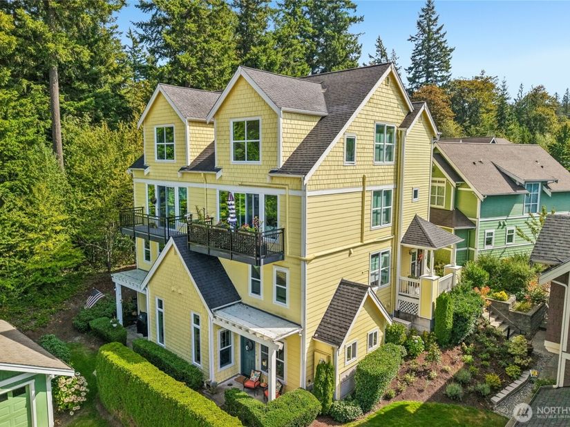2010 NE Katsura Street A, Issaquah WA 98029