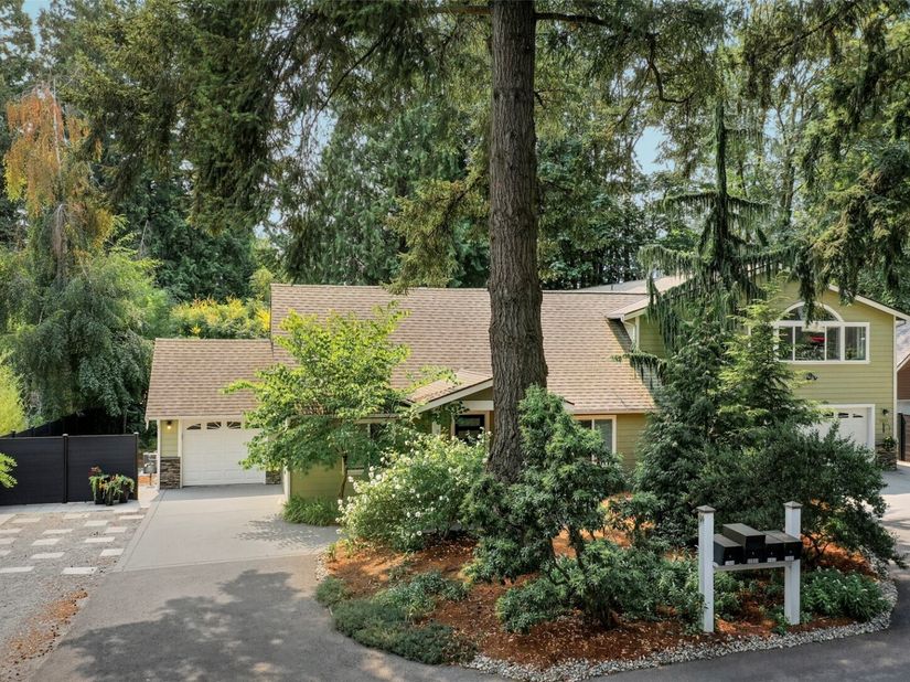11633 NE 92nd Street, Kirkland WA 98033