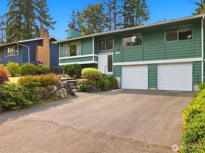 1839 N 185th Street, Shoreline WA 98133