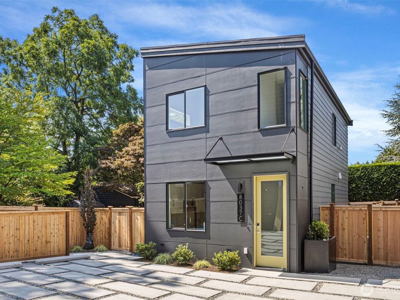 8037 Wallingford Avenue N C, Seattle WA 98103