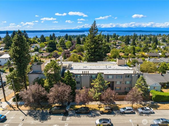 6055 35th Avenue SW 107, Seattle WA 98126