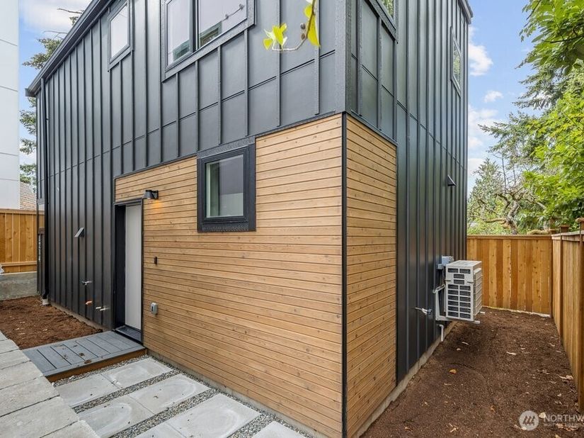 1214 NE 100th Street, Seattle WA 98125