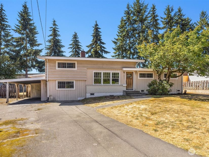 6024 Park Way, Lynnwood WA 98036