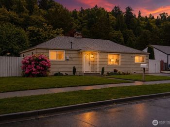 3608 SE 5th Place