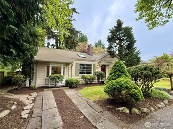 2113 NE 81st Place
