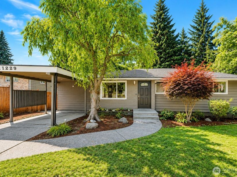 11229 29th Avenue SW, Seattle WA 98146