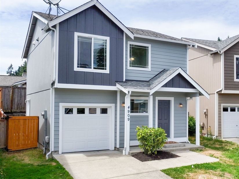 4909 Bowwood Circle NE, Bremerton WA 98310