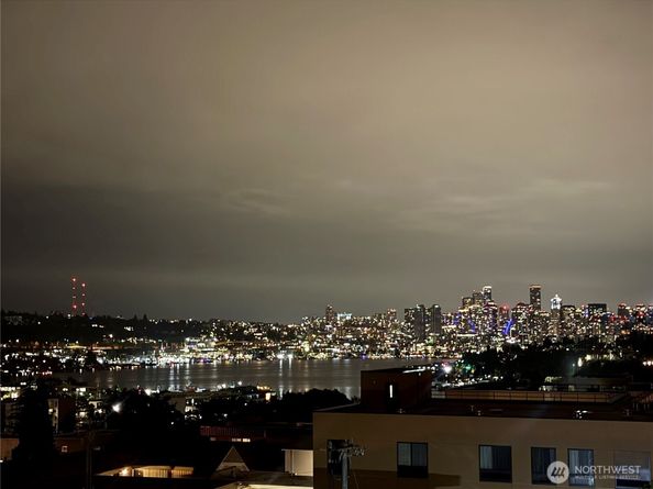 4020 Aurora Avenue N 304, Seattle WA 98103