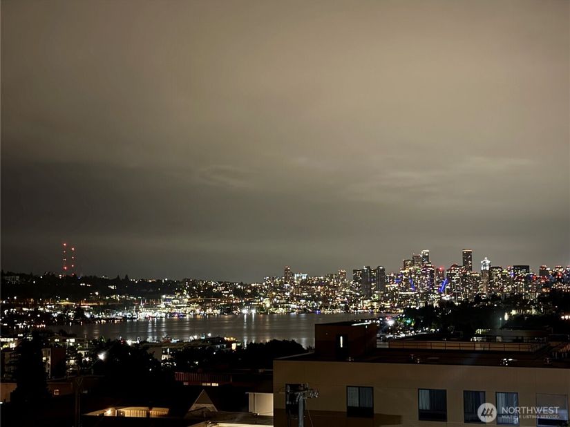 4020 Aurora Avenue N 304, Seattle WA 98103