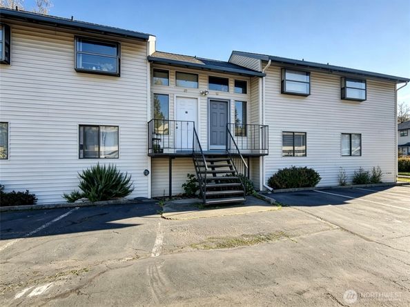 1313 W James Street 11, Kent WA 98032