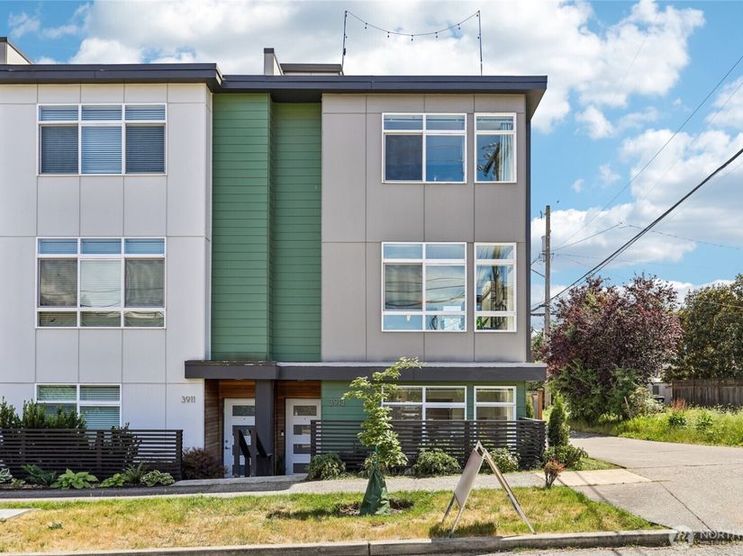 3913 SW Hudson Street, Seattle WA 98116