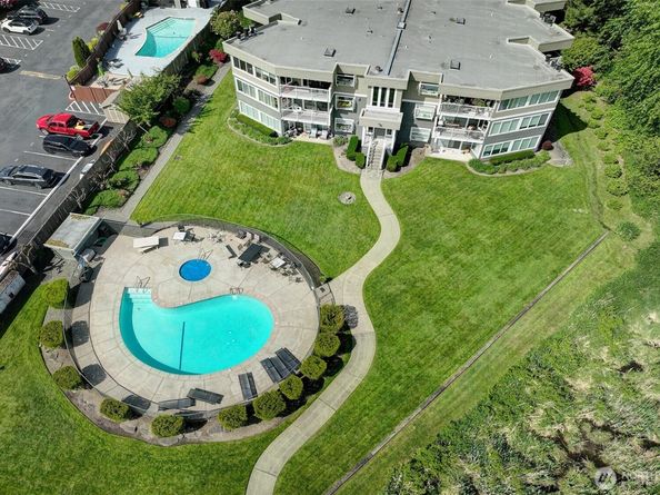 4214 W Lake Sammamish Parkway NE 202, Redmond WA 98052