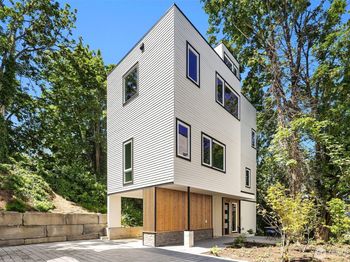 534 W Barrett Street