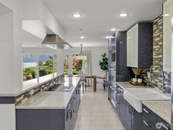 17498 NE 40th Place I1, Redmond WA 98052