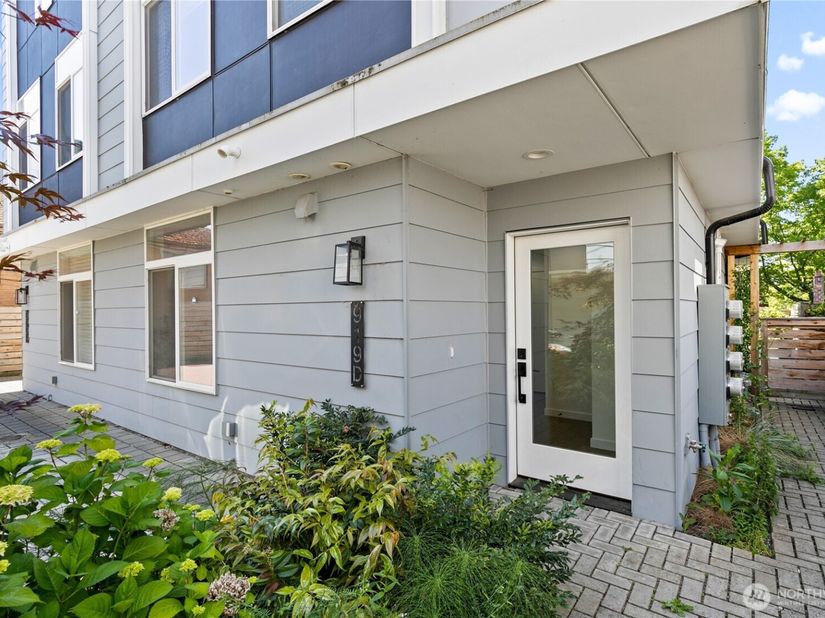 919 NW 56th Street D, Seattle WA 98107
