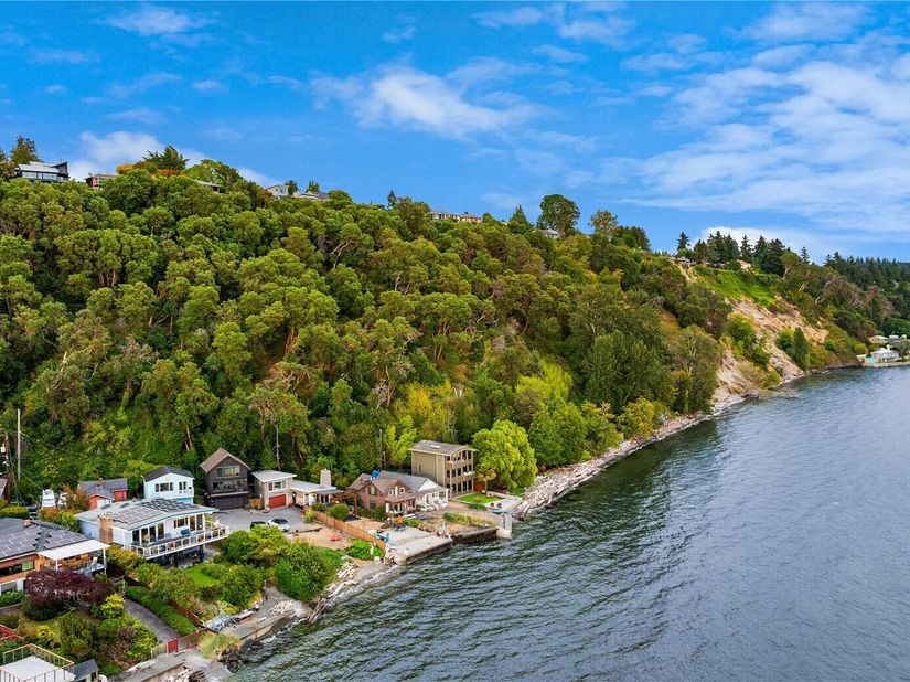 11441 Arroyo Beach Place SW, Seattle WA 98146