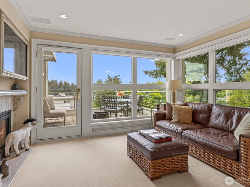 101 99th Avenue NE 301, Bellevue WA 98004