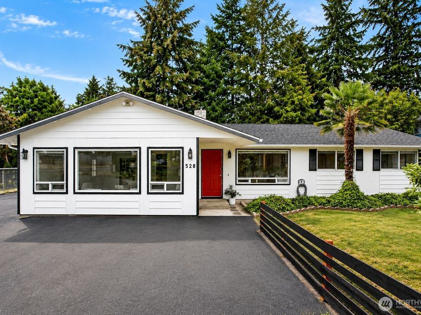 528 SW 118th Street, Seattle WA 98146