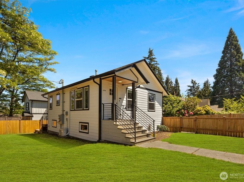 11558 Fremont Avenue, Seattle WA 98133