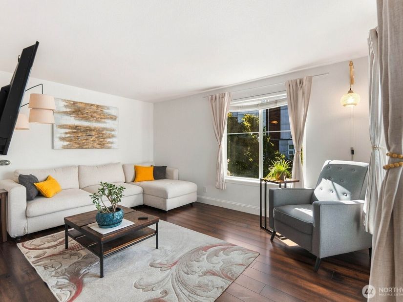 300 10th Avenue A309, Seattle WA 98122