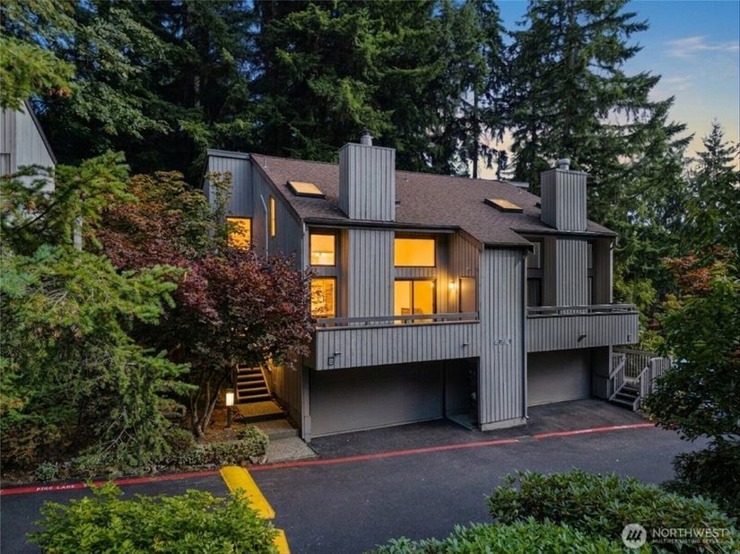 3506 108th Place NE 311, Bellevue WA 98004