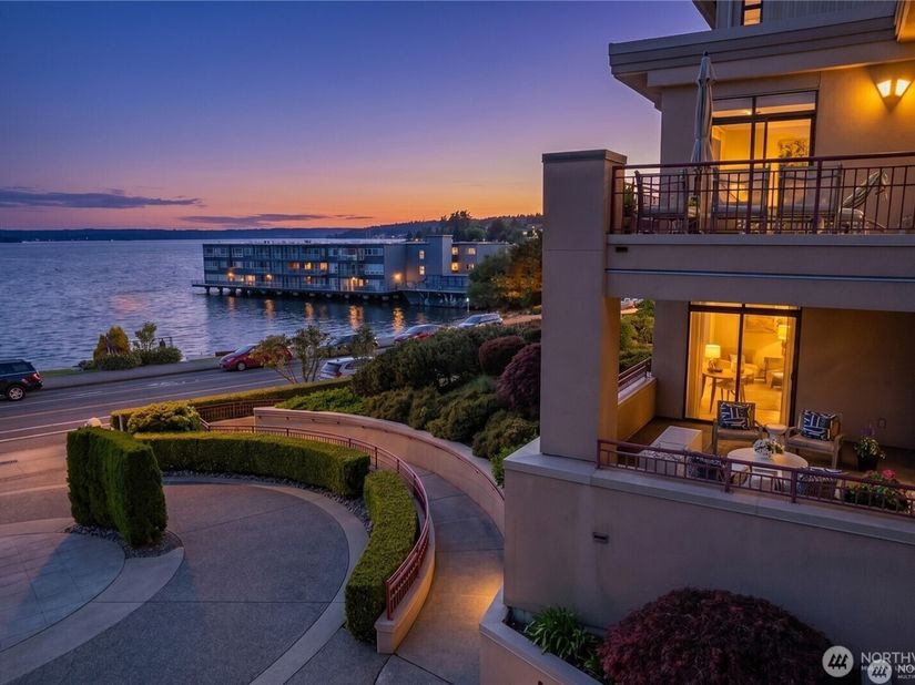 528 Lake Street S A201, Kirkland WA 98033