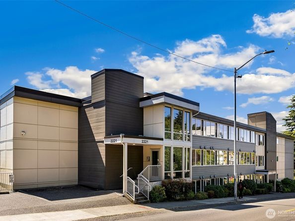 2221 Gilman Drive W 303, Seattle WA 98119