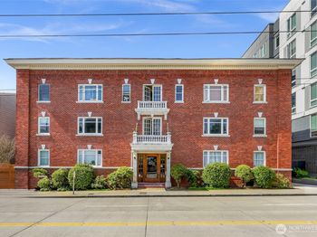 4725 15th Avenue NE