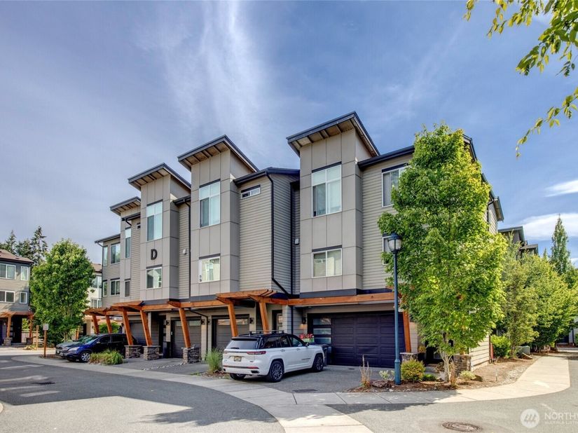 19225 Damson Road D2, Lynnwood WA 98036