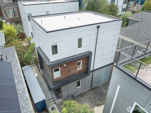 830 B 16th Ave, Seattle WA 98122
